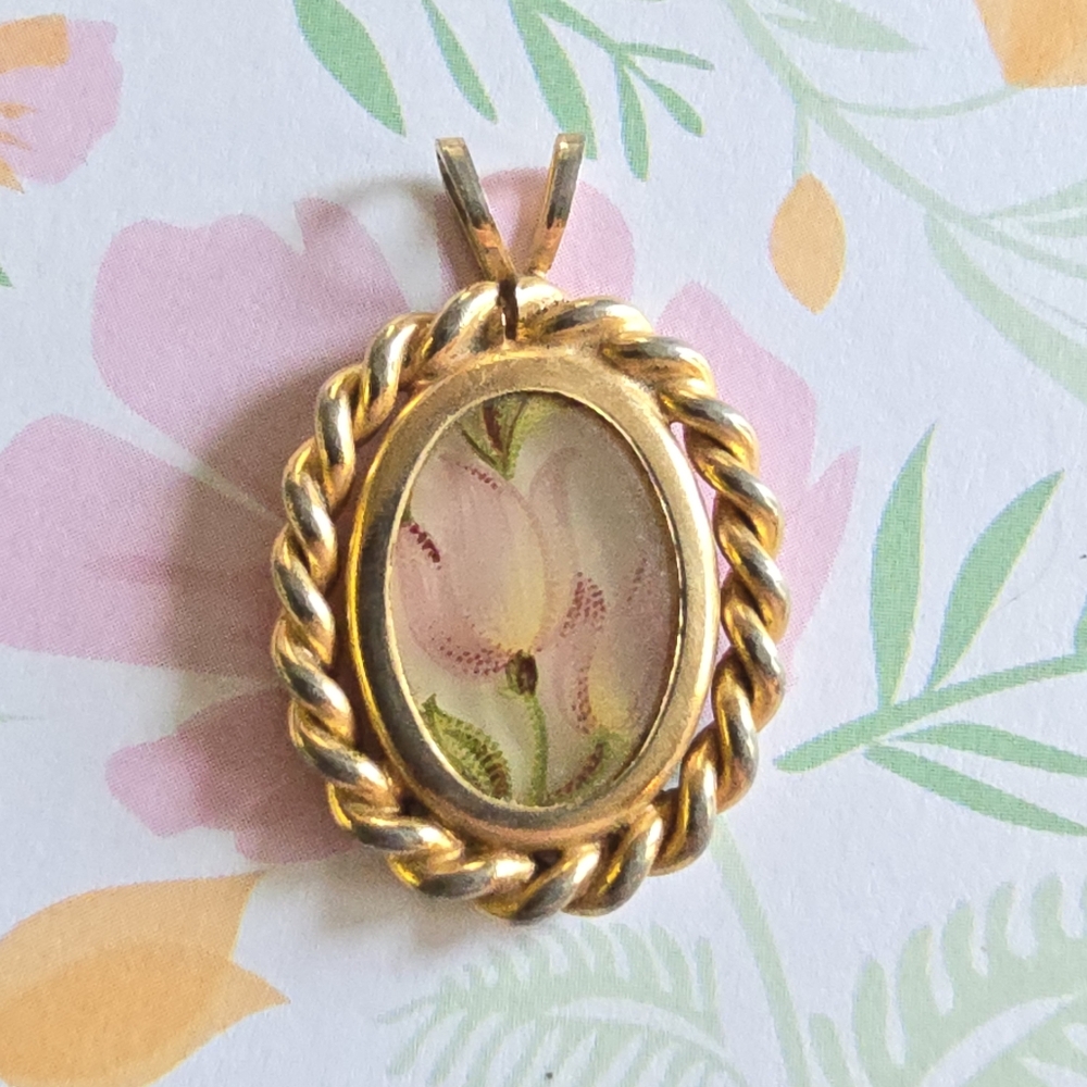 Vintage pastel flowers pendant gold tone tulip spring oval cameo white ceramic - Picture 9 of 11